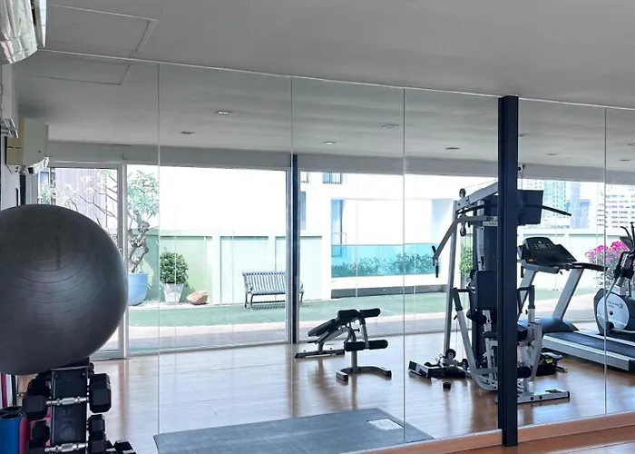 Spacious Sukhumvit Near Emquartier * Bangkok