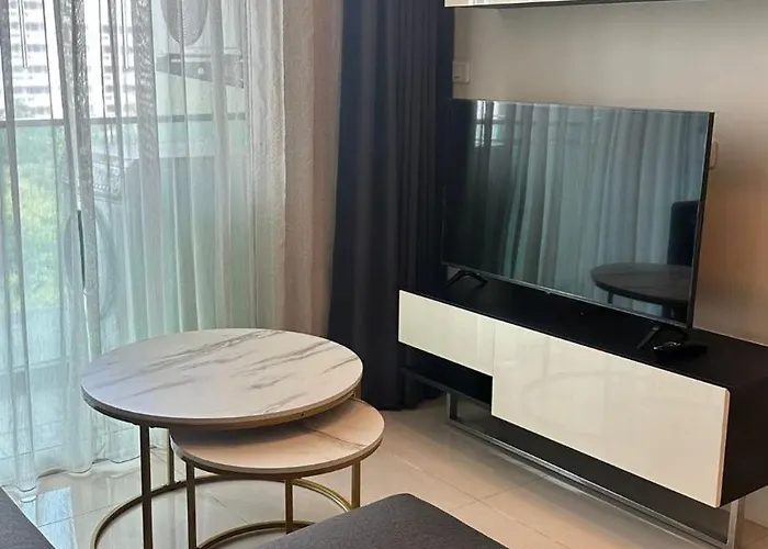 Spacious Sukhumvit Near Emquartier Bangkok