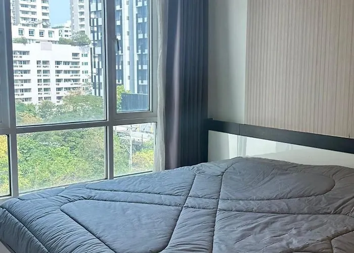 Spacious Sukhumvit Near Emquartier * Bangkok